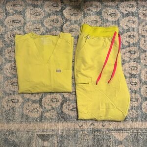 Figs Yellow Scrub Set